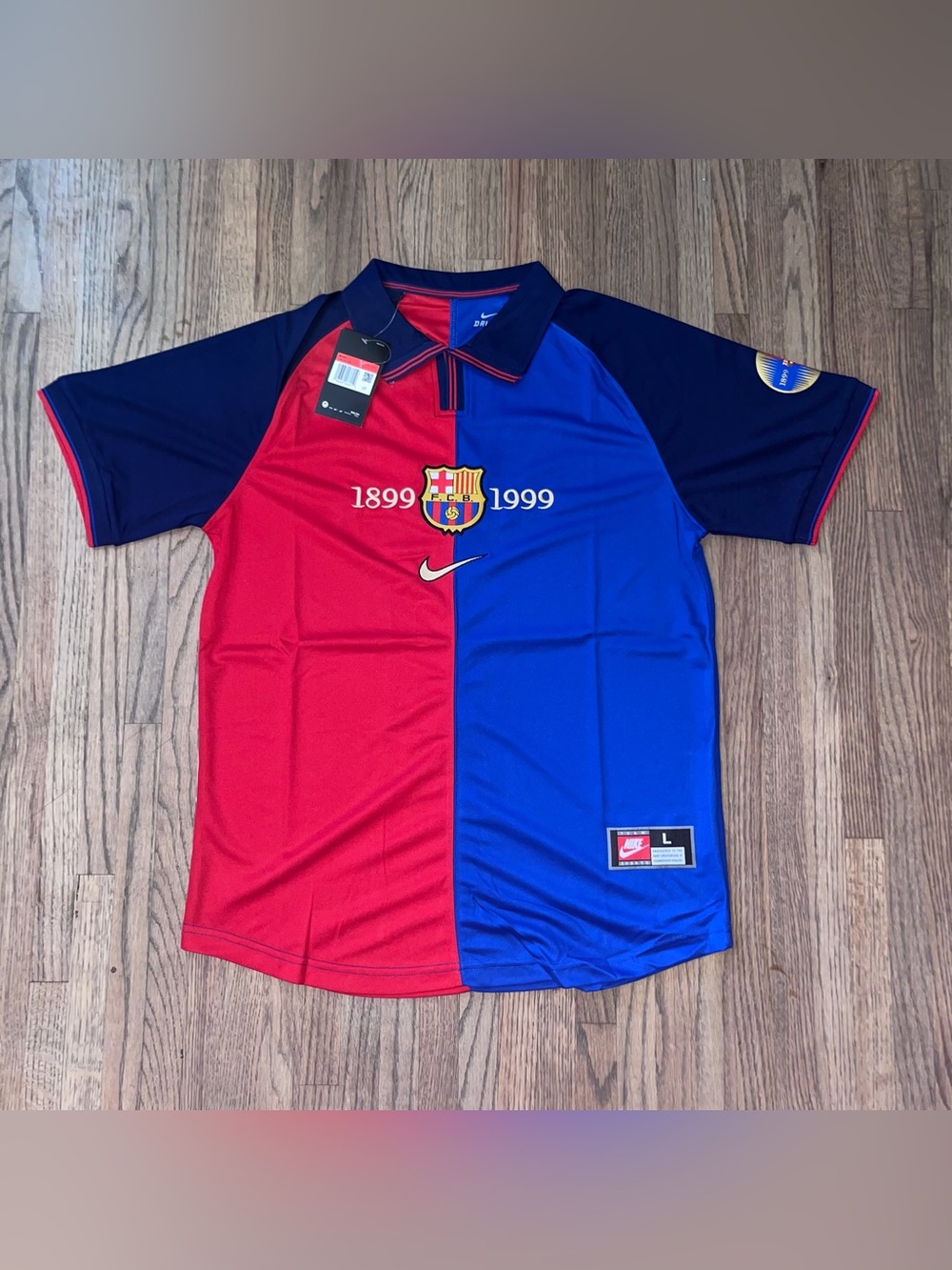 Nike Men’s Barcelona 1899-1999 100 year anniversary Retro Jersey Size Large NWT